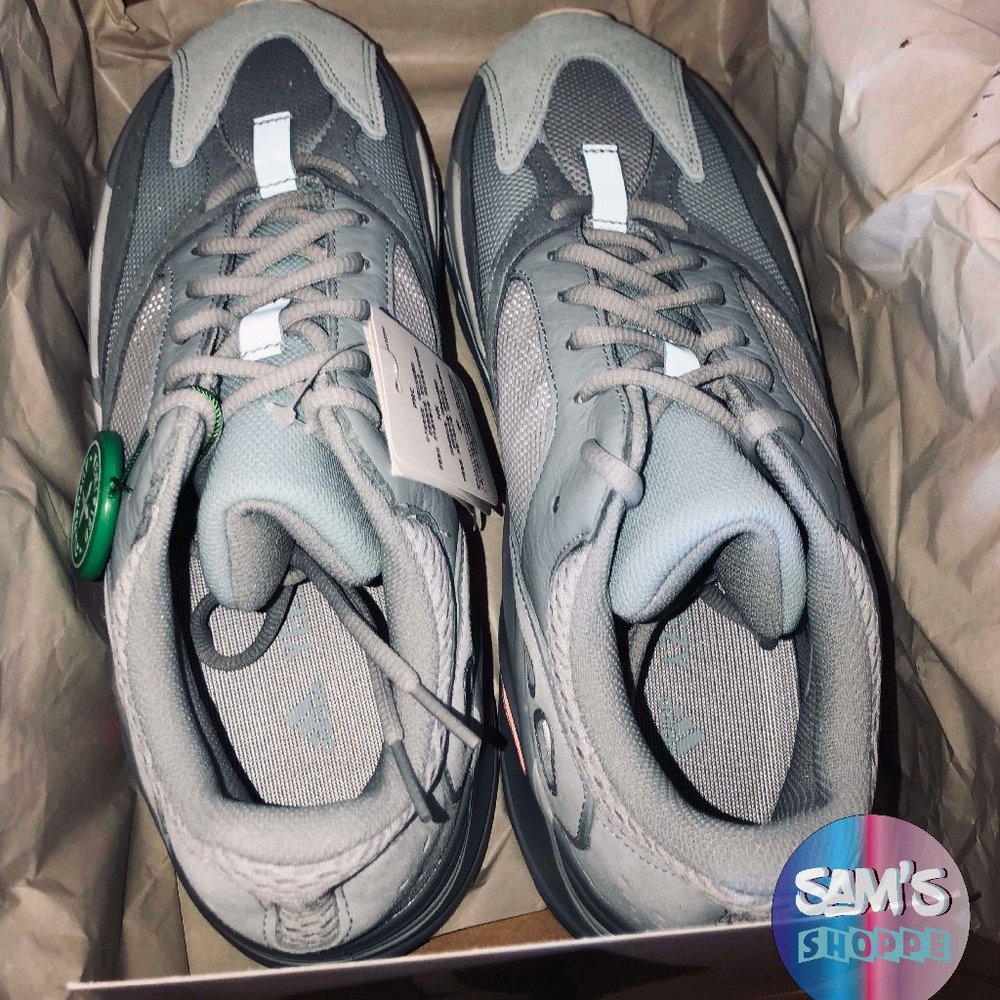 Yeezy Boost 700 Inertia Size M 10.5